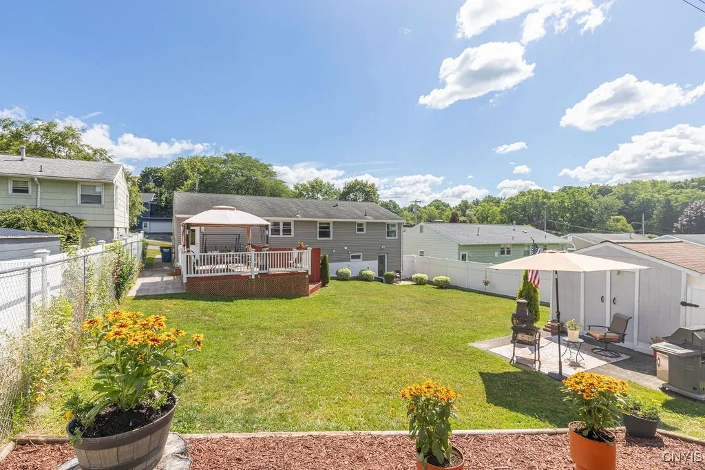 104 Beverly Drive, Camillus, New York 13219, Camillus, New York 13219, 4 Bedrooms Bedrooms, 6 Rooms Rooms,2 BathroomsBathrooms,Residential,For Sale,104 Beverly Drive, Camillus, New York 13219,S1620731