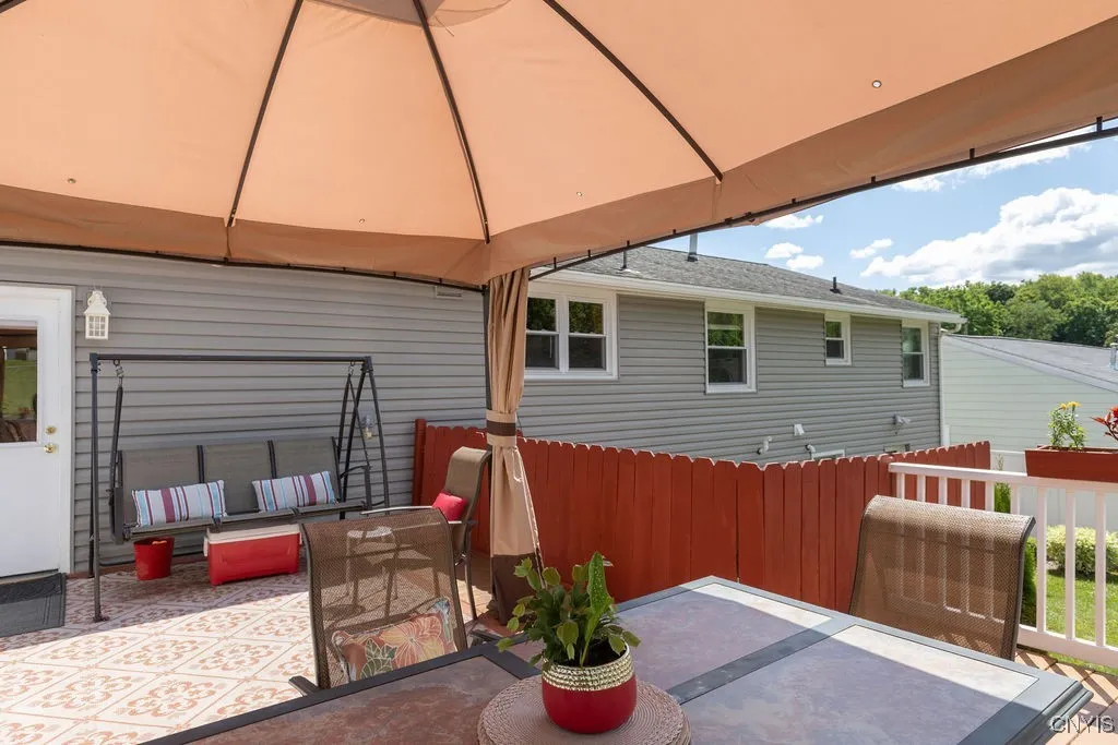 104 Beverly Drive, Camillus, New York 13219, Camillus, New York 13219, 4 Bedrooms Bedrooms, 6 Rooms Rooms,2 BathroomsBathrooms,Residential,For Sale,104 Beverly Drive, Camillus, New York 13219,S1620731
