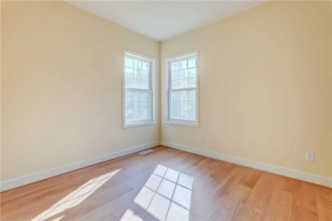 1st floor office or 5th bedroom