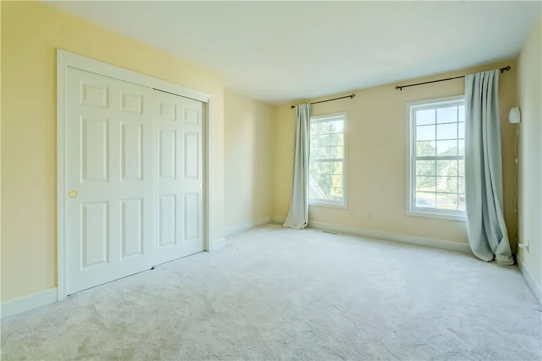 Large bedroom 2