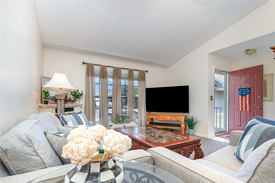 222 Rayfield Cir, Webster, New York 14580, Webster, New York 14580, 2 Bedrooms Bedrooms, 5 Rooms Rooms,2 BathroomsBathrooms,Residential,For Sale,222 Rayfield Cir, Webster, New York 14580,R1625226
