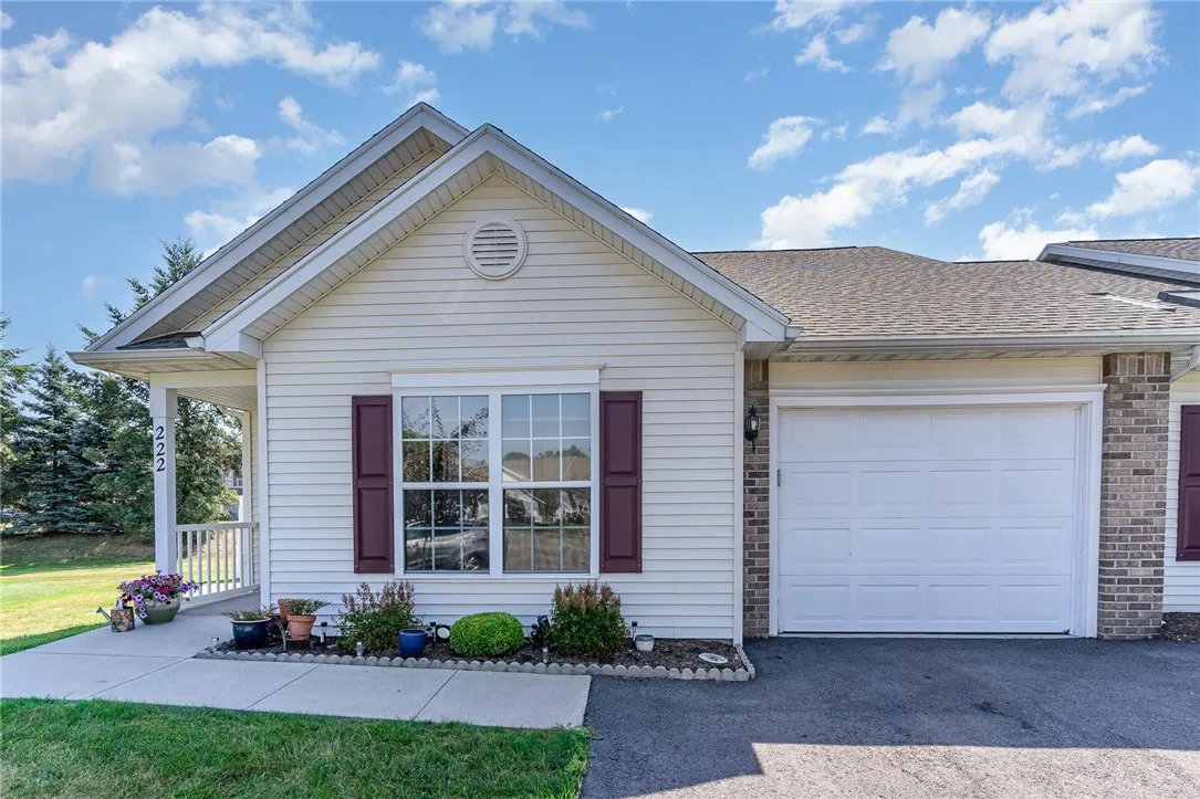 222 Rayfield Cir, Webster, New York 14580, Webster, New York 14580, 2 Bedrooms Bedrooms, 5 Rooms Rooms,2 BathroomsBathrooms,Residential,For Sale,222 Rayfield Cir, Webster, New York 14580,R1625226