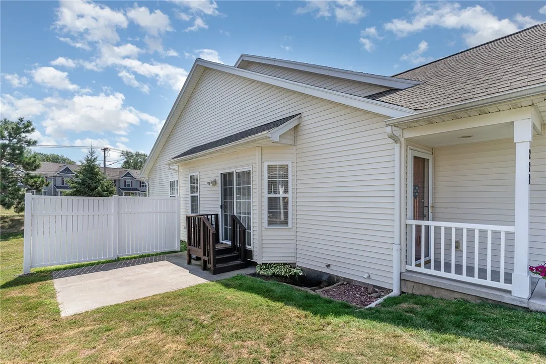 222 Rayfield Cir, Webster, New York 14580, Webster, New York 14580, 2 Bedrooms Bedrooms, 5 Rooms Rooms,2 BathroomsBathrooms,Residential,For Sale,222 Rayfield Cir, Webster, New York 14580,R1625226