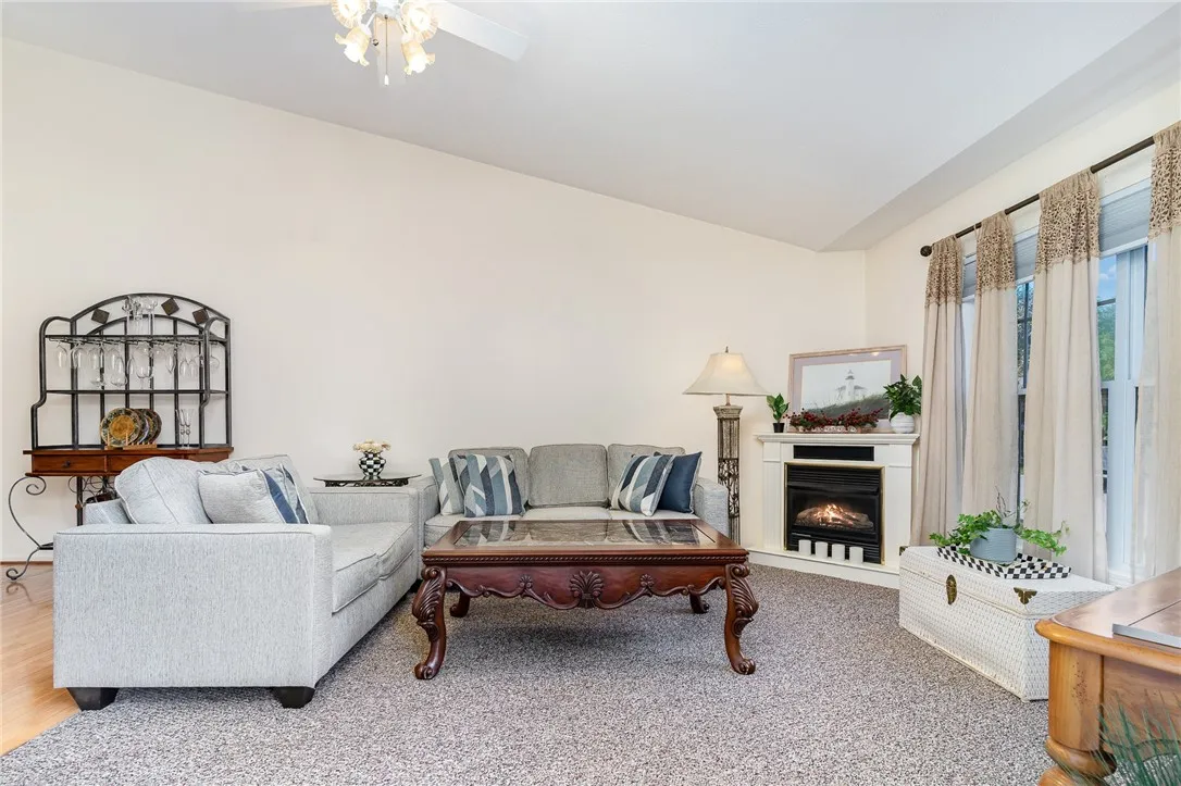 222 Rayfield Cir, Webster, New York 14580, Webster, New York 14580, 2 Bedrooms Bedrooms, 5 Rooms Rooms,2 BathroomsBathrooms,Residential,For Sale,222 Rayfield Cir, Webster, New York 14580,R1625226