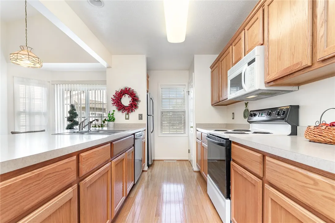222 Rayfield Cir, Webster, New York 14580, Webster, New York 14580, 2 Bedrooms Bedrooms, 5 Rooms Rooms,2 BathroomsBathrooms,Residential,For Sale,222 Rayfield Cir, Webster, New York 14580,R1625226
