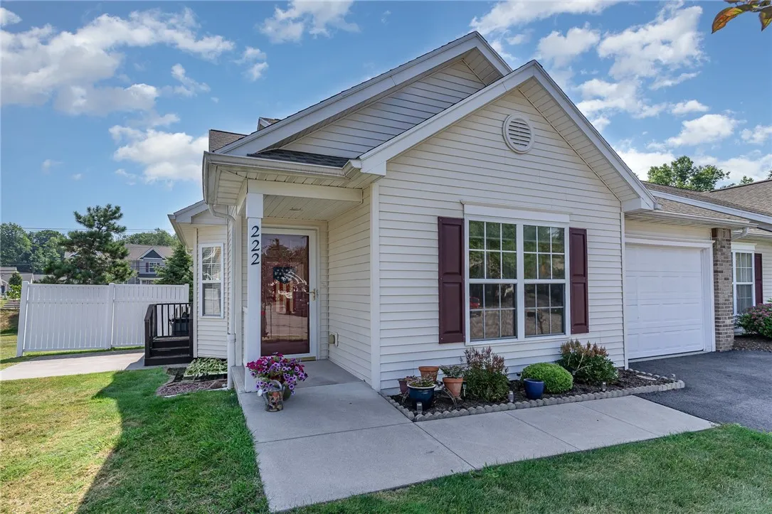 222 Rayfield Cir, Webster, New York 14580, Webster, New York 14580, 2 Bedrooms Bedrooms, 5 Rooms Rooms,2 BathroomsBathrooms,Residential,For Sale,222 Rayfield Cir, Webster, New York 14580,R1625226