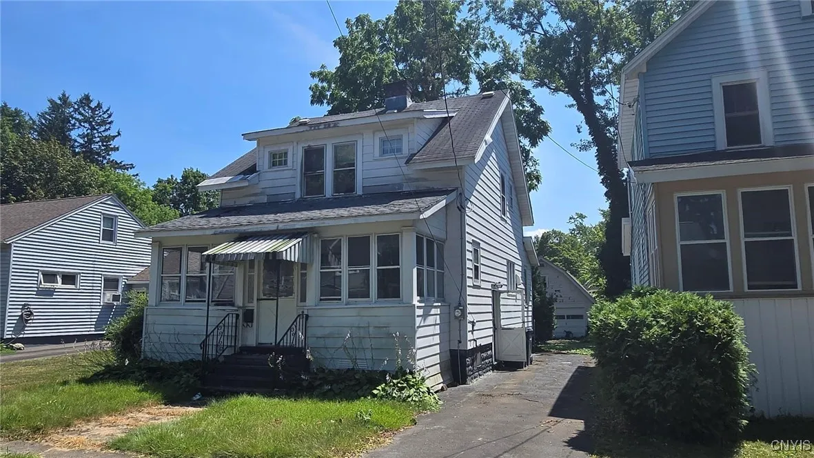 120 Maplewood Avenue, Syracuse, New York 13205, Syracuse, New York 13205, 3 Bedrooms Bedrooms, 5 Rooms Rooms,1 BathroomBathrooms,Residential,For Sale,120 Maplewood Avenue, Syracuse, New York 13205,S1625443