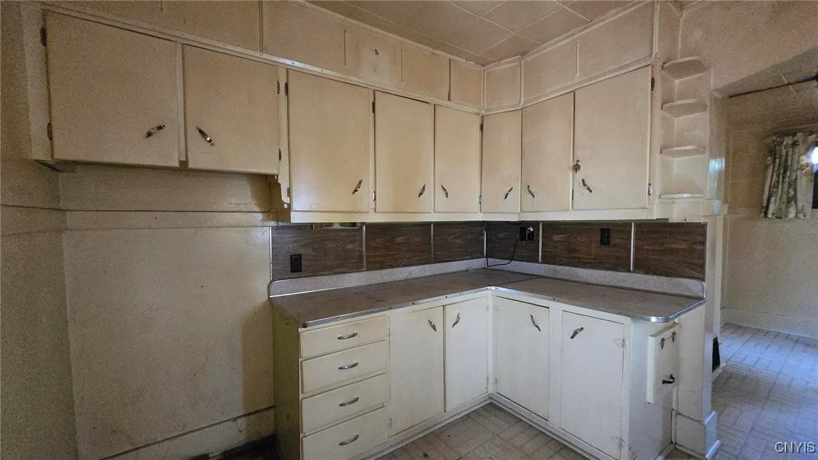 120 Maplewood Avenue, Syracuse, New York 13205, Syracuse, New York 13205, 3 Bedrooms Bedrooms, 5 Rooms Rooms,1 BathroomBathrooms,Residential,For Sale,120 Maplewood Avenue, Syracuse, New York 13205,S1625443