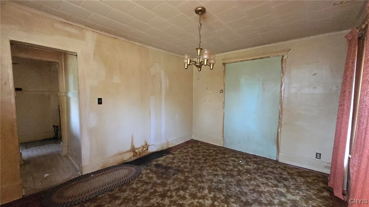 1st floor bedroom or dinning room