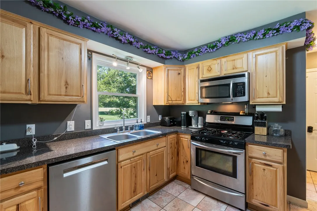 5240 Nott Road, Canandaigua Town, New York 14424, Canandaigua Town, New York 14424, 3 Bedrooms Bedrooms, 9 Rooms Rooms,1 BathroomBathrooms,Residential,For Sale,5240 Nott Road, Canandaigua Town, New York 14424,R1623127