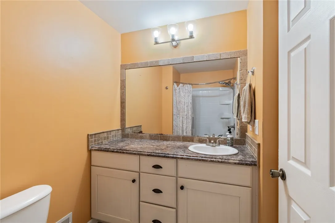 5240 Nott Road, Canandaigua Town, New York 14424, Canandaigua Town, New York 14424, 3 Bedrooms Bedrooms, 9 Rooms Rooms,1 BathroomBathrooms,Residential,For Sale,5240 Nott Road, Canandaigua Town, New York 14424,R1623127