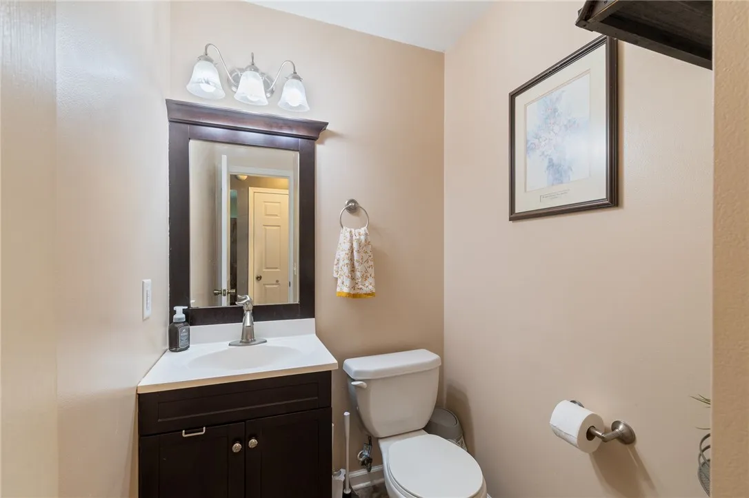 5240 Nott Road, Canandaigua Town, New York 14424, Canandaigua Town, New York 14424, 3 Bedrooms Bedrooms, 9 Rooms Rooms,1 BathroomBathrooms,Residential,For Sale,5240 Nott Road, Canandaigua Town, New York 14424,R1623127