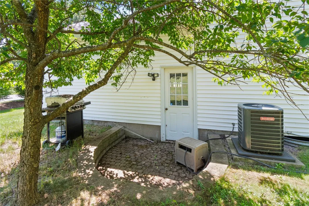 5240 Nott Road, Canandaigua Town, New York 14424, Canandaigua Town, New York 14424, 3 Bedrooms Bedrooms, 9 Rooms Rooms,1 BathroomBathrooms,Residential,For Sale,5240 Nott Road, Canandaigua Town, New York 14424,R1623127