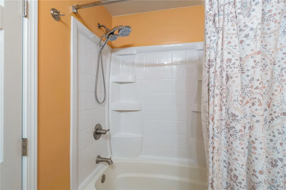5240 Nott Road, Canandaigua Town, New York 14424, Canandaigua Town, New York 14424, 3 Bedrooms Bedrooms, 9 Rooms Rooms,1 BathroomBathrooms,Residential,For Sale,5240 Nott Road, Canandaigua Town, New York 14424,R1623127