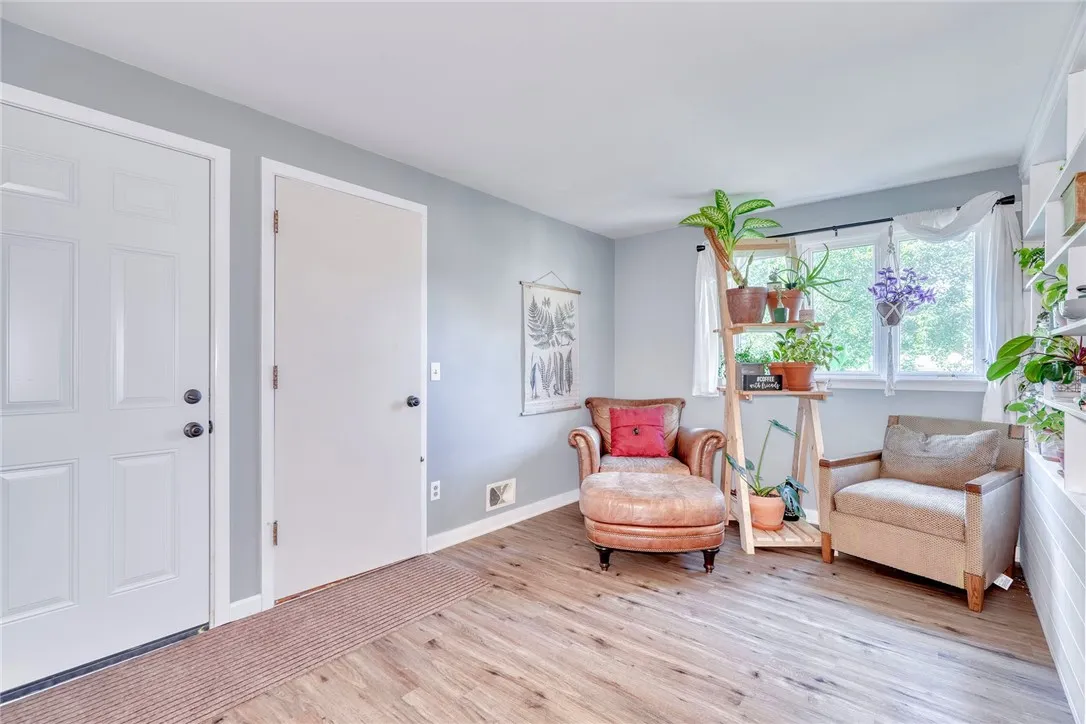 1019 Hinchey Road, Gates, New York 14624, Gates, New York 14624, 3 Bedrooms Bedrooms, 6 Rooms Rooms,2 BathroomsBathrooms,Residential,For Sale,1019 Hinchey Road, Gates, New York 14624,R1623244