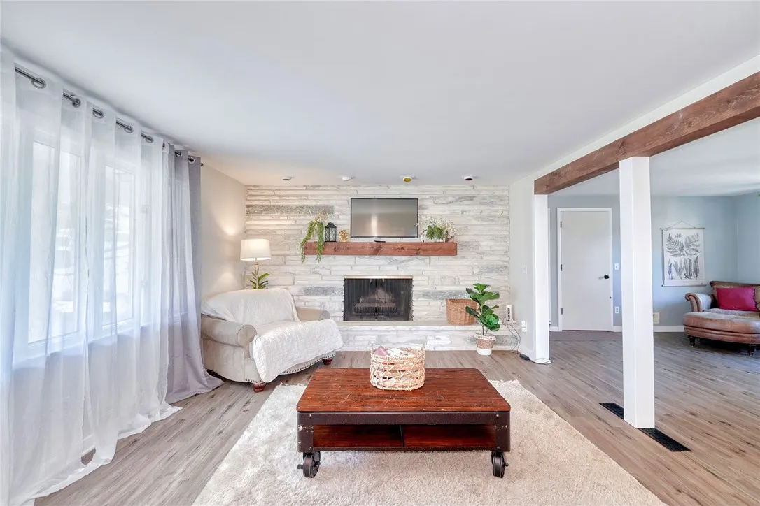 1019 Hinchey Road, Gates, New York 14624, Gates, New York 14624, 3 Bedrooms Bedrooms, 6 Rooms Rooms,2 BathroomsBathrooms,Residential,For Sale,1019 Hinchey Road, Gates, New York 14624,R1623244