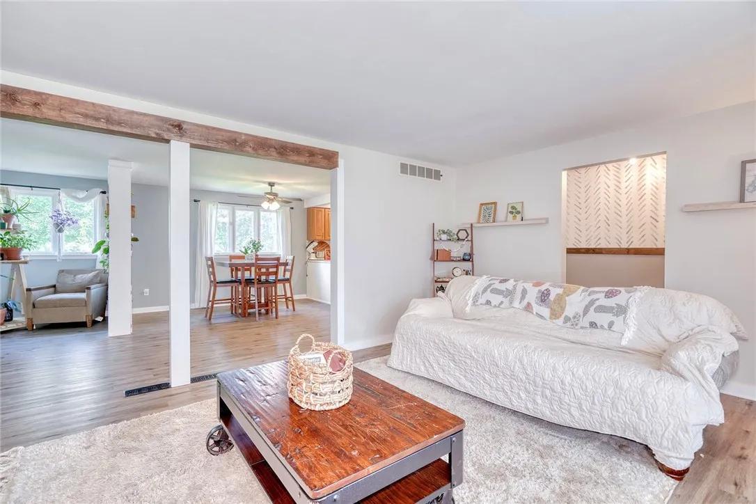 1019 Hinchey Road, Gates, New York 14624, Gates, New York 14624, 3 Bedrooms Bedrooms, 6 Rooms Rooms,2 BathroomsBathrooms,Residential,For Sale,1019 Hinchey Road, Gates, New York 14624,R1623244