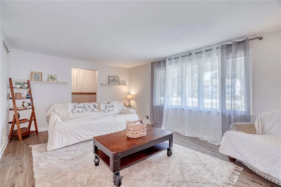 1019 Hinchey Road, Gates, New York 14624, Gates, New York 14624, 3 Bedrooms Bedrooms, 6 Rooms Rooms,2 BathroomsBathrooms,Residential,For Sale,1019 Hinchey Road, Gates, New York 14624,R1623244