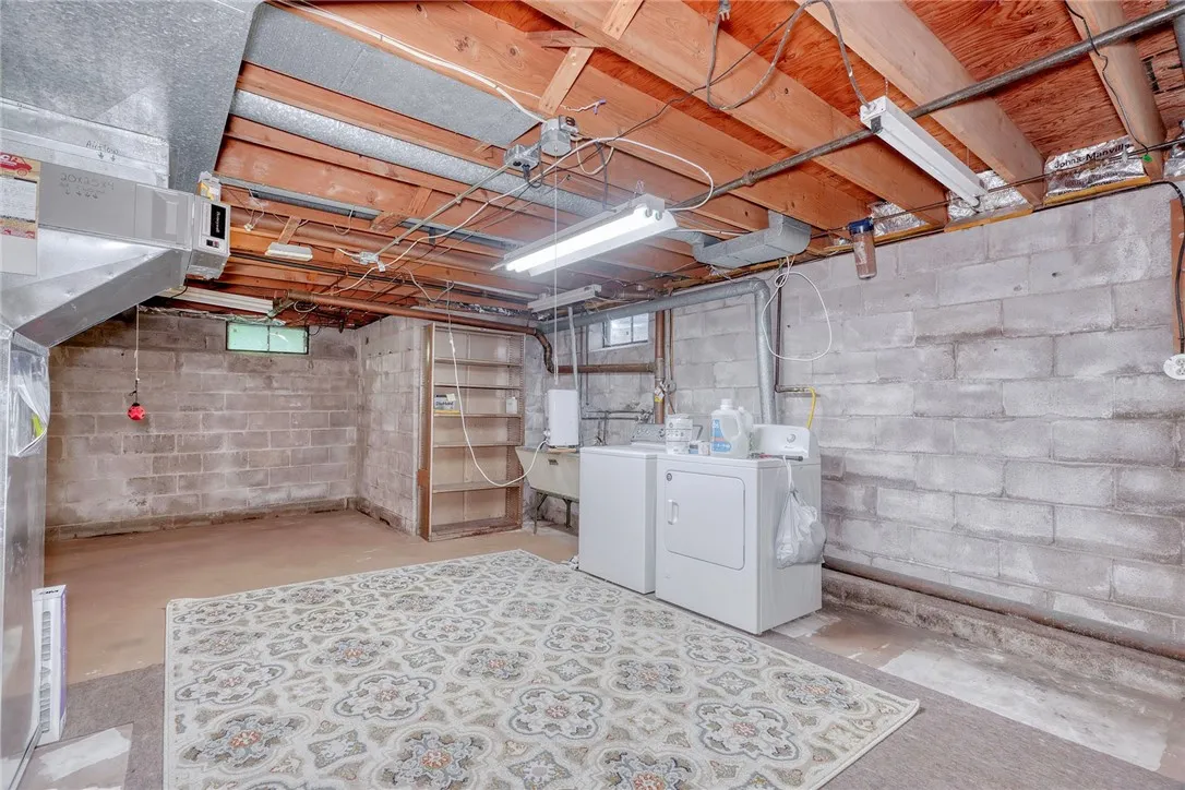 1019 Hinchey Road, Gates, New York 14624, Gates, New York 14624, 3 Bedrooms Bedrooms, 6 Rooms Rooms,2 BathroomsBathrooms,Residential,For Sale,1019 Hinchey Road, Gates, New York 14624,R1623244