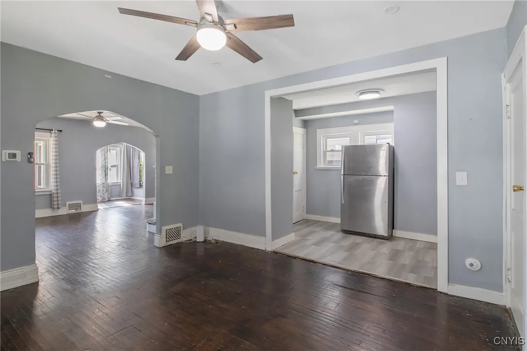 124 Cumberland Avenue, Syracuse, New York 13210, Syracuse, New York 13210, 4 Bedrooms Bedrooms, 9 Rooms Rooms,1 BathroomBathrooms,Residential,For Sale,124 Cumberland Avenue, Syracuse, New York 13210,S1625381