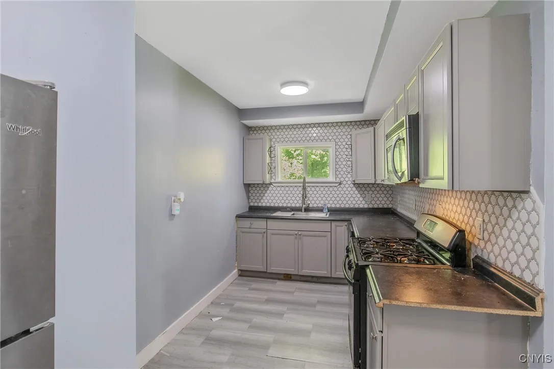 124 Cumberland Avenue, Syracuse, New York 13210, Syracuse, New York 13210, 4 Bedrooms Bedrooms, 9 Rooms Rooms,1 BathroomBathrooms,Residential,For Sale,124 Cumberland Avenue, Syracuse, New York 13210,S1625381