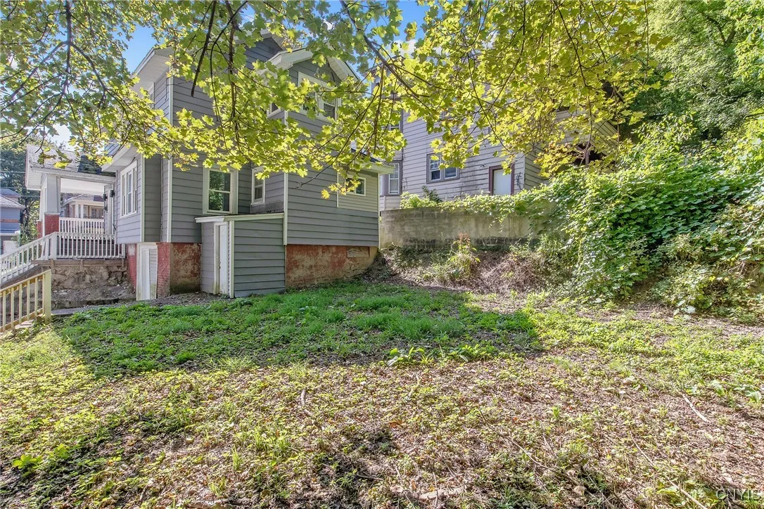 124 Cumberland Avenue, Syracuse, New York 13210, Syracuse, New York 13210, 4 Bedrooms Bedrooms, 9 Rooms Rooms,1 BathroomBathrooms,Residential,For Sale,124 Cumberland Avenue, Syracuse, New York 13210,S1625381