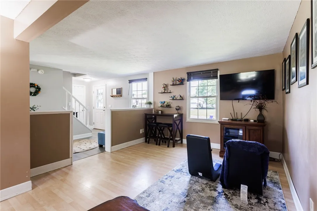 40 Hay Market Road, Chili, New York 14624, Chili, New York 14624, 4 Bedrooms Bedrooms, 8 Rooms Rooms,1 BathroomBathrooms,Residential,For Sale,40 Hay Market Road, Chili, New York 14624,R1625450