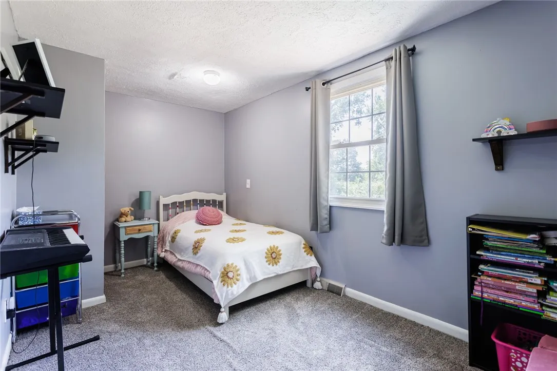 40 Hay Market Road, Chili, New York 14624, Chili, New York 14624, 4 Bedrooms Bedrooms, 8 Rooms Rooms,1 BathroomBathrooms,Residential,For Sale,40 Hay Market Road, Chili, New York 14624,R1625450