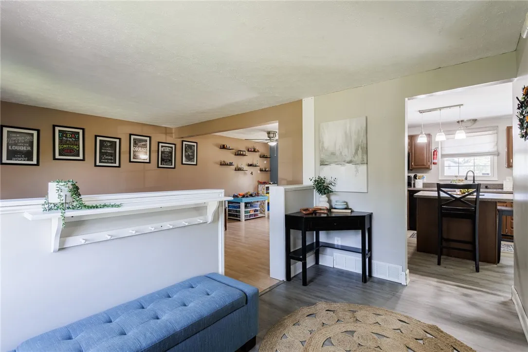 40 Hay Market Road, Chili, New York 14624, Chili, New York 14624, 4 Bedrooms Bedrooms, 8 Rooms Rooms,1 BathroomBathrooms,Residential,For Sale,40 Hay Market Road, Chili, New York 14624,R1625450