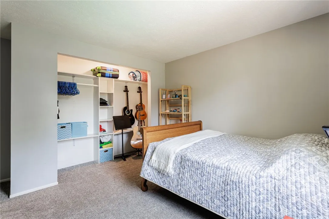 40 Hay Market Road, Chili, New York 14624, Chili, New York 14624, 4 Bedrooms Bedrooms, 8 Rooms Rooms,1 BathroomBathrooms,Residential,For Sale,40 Hay Market Road, Chili, New York 14624,R1625450