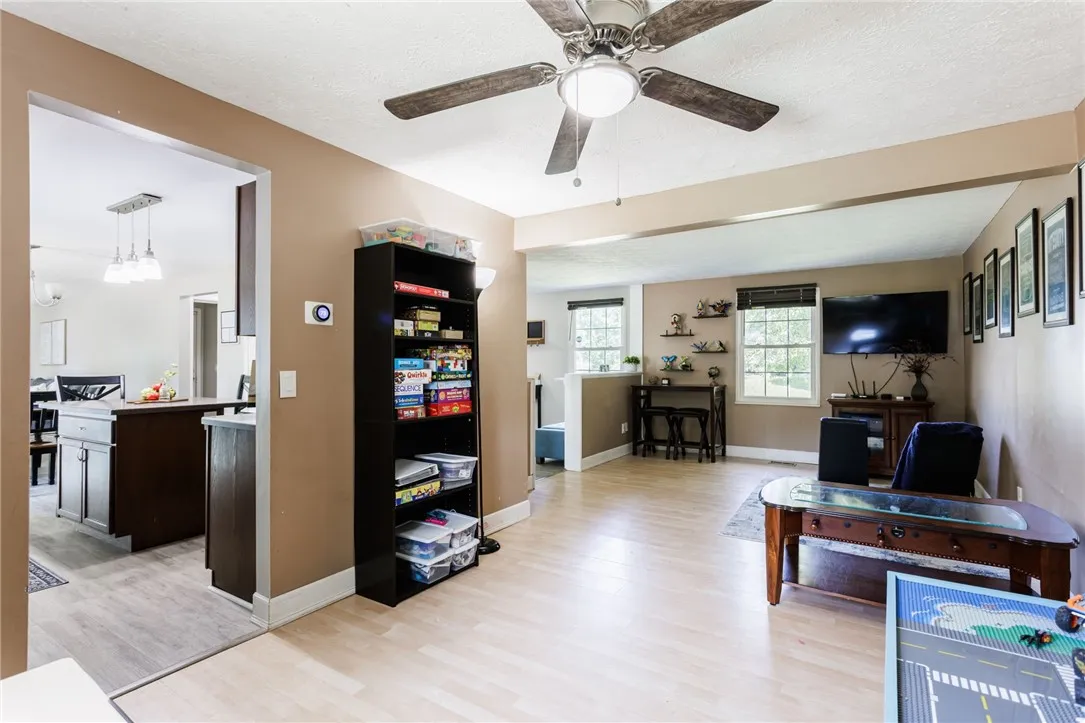 40 Hay Market Road, Chili, New York 14624, Chili, New York 14624, 4 Bedrooms Bedrooms, 8 Rooms Rooms,1 BathroomBathrooms,Residential,For Sale,40 Hay Market Road, Chili, New York 14624,R1625450
