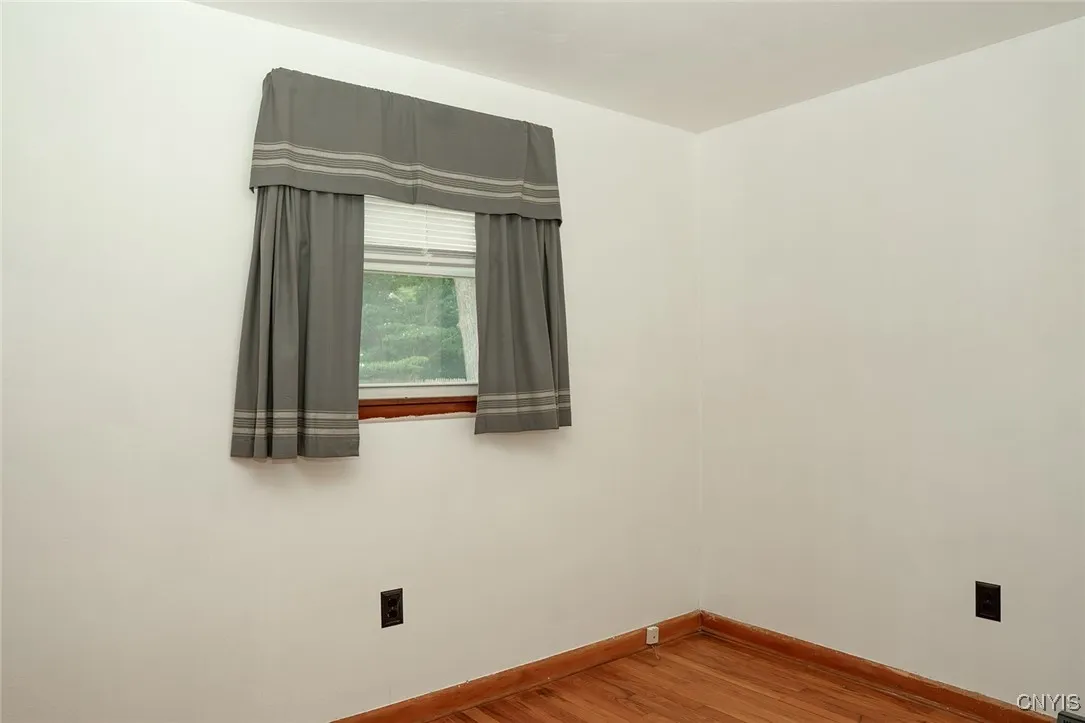 124 Memphis Street, Salina, New York 13088, Salina, New York 13088, 4 Bedrooms Bedrooms, 7 Rooms Rooms,1 BathroomBathrooms,Residential,For Sale,124 Memphis Street, Salina, New York 13088,S1625065