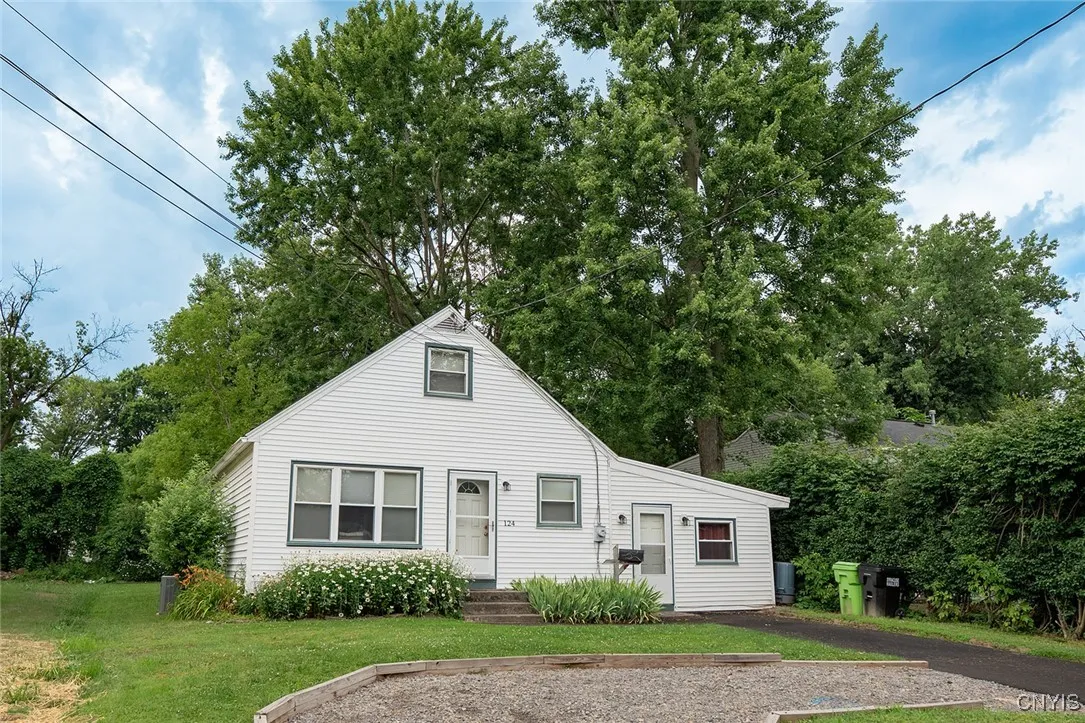 124 Memphis Street, Salina, New York 13088, Salina, New York 13088, 4 Bedrooms Bedrooms, 7 Rooms Rooms,1 BathroomBathrooms,Residential,For Sale,124 Memphis Street, Salina, New York 13088,S1625065