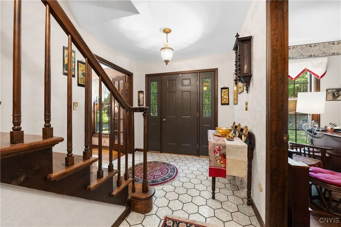 4826 Briarwood Lane, Manlius, New York 13104, Manlius, New York 13104, 4 Bedrooms Bedrooms, 12 Rooms Rooms,2 BathroomsBathrooms,Residential,For Sale,4826 Briarwood Lane, Manlius, New York 13104,S1624579