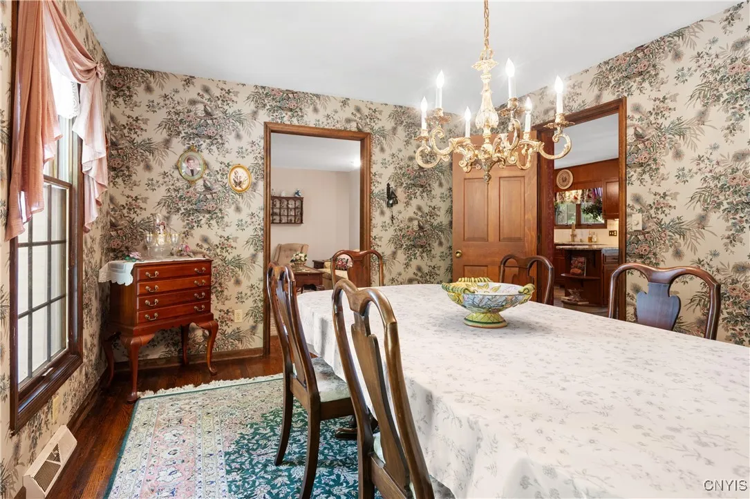 4826 Briarwood Lane, Manlius, New York 13104, Manlius, New York 13104, 4 Bedrooms Bedrooms, 12 Rooms Rooms,2 BathroomsBathrooms,Residential,For Sale,4826 Briarwood Lane, Manlius, New York 13104,S1624579