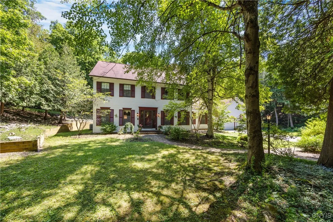 4826 Briarwood Lane, Manlius, New York 13104, Manlius, New York 13104, 4 Bedrooms Bedrooms, 12 Rooms Rooms,2 BathroomsBathrooms,Residential,For Sale,4826 Briarwood Lane, Manlius, New York 13104,S1624579