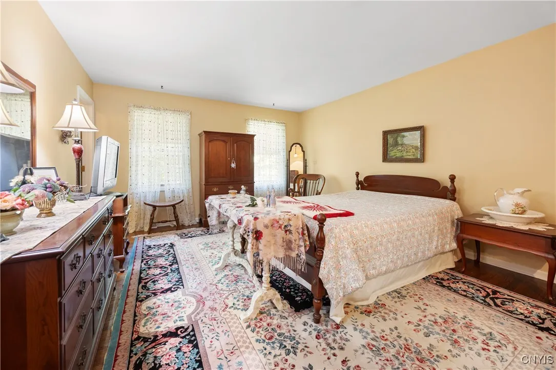 4826 Briarwood Lane, Manlius, New York 13104, Manlius, New York 13104, 4 Bedrooms Bedrooms, 12 Rooms Rooms,2 BathroomsBathrooms,Residential,For Sale,4826 Briarwood Lane, Manlius, New York 13104,S1624579