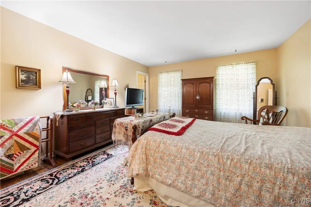 4826 Briarwood Lane, Manlius, New York 13104, Manlius, New York 13104, 4 Bedrooms Bedrooms, 12 Rooms Rooms,2 BathroomsBathrooms,Residential,For Sale,4826 Briarwood Lane, Manlius, New York 13104,S1624579