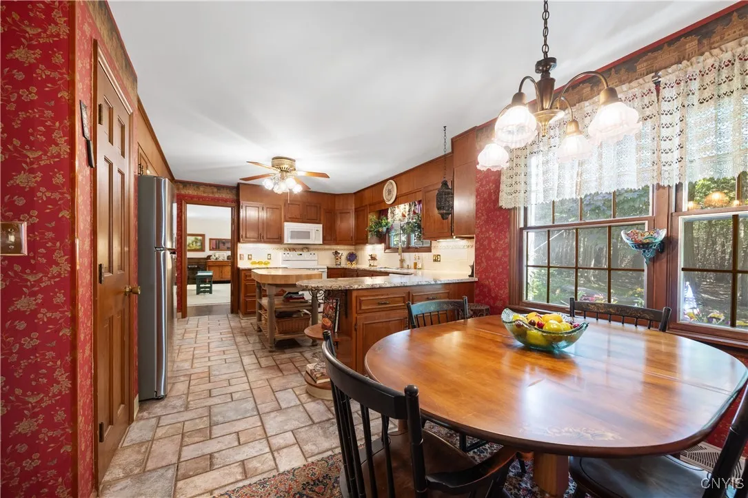 4826 Briarwood Lane, Manlius, New York 13104, Manlius, New York 13104, 4 Bedrooms Bedrooms, 12 Rooms Rooms,2 BathroomsBathrooms,Residential,For Sale,4826 Briarwood Lane, Manlius, New York 13104,S1624579