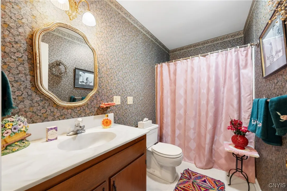 4826 Briarwood Lane, Manlius, New York 13104, Manlius, New York 13104, 4 Bedrooms Bedrooms, 12 Rooms Rooms,2 BathroomsBathrooms,Residential,For Sale,4826 Briarwood Lane, Manlius, New York 13104,S1624579