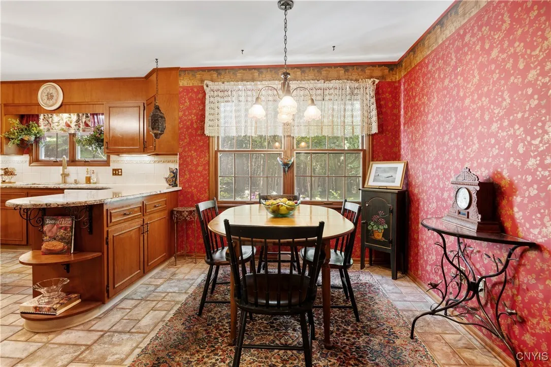4826 Briarwood Lane, Manlius, New York 13104, Manlius, New York 13104, 4 Bedrooms Bedrooms, 12 Rooms Rooms,2 BathroomsBathrooms,Residential,For Sale,4826 Briarwood Lane, Manlius, New York 13104,S1624579