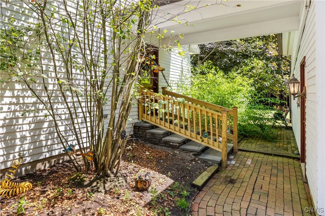 4826 Briarwood Lane, Manlius, New York 13104, Manlius, New York 13104, 4 Bedrooms Bedrooms, 12 Rooms Rooms,2 BathroomsBathrooms,Residential,For Sale,4826 Briarwood Lane, Manlius, New York 13104,S1624579