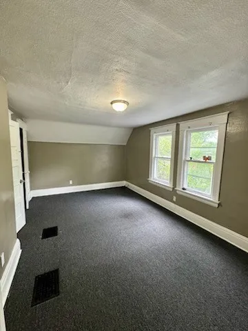 1880 Clifford Avenue, Rochester, New York 14609, Rochester, New York 14609, 2 Bedrooms Bedrooms, 6 Rooms Rooms,1 BathroomBathrooms,Residential Lease,For Rent,1880 Clifford Avenue, Rochester, New York 14609,R1625416