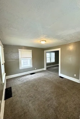 1880 Clifford Avenue, Rochester, New York 14609, Rochester, New York 14609, 2 Bedrooms Bedrooms, 6 Rooms Rooms,1 BathroomBathrooms,Residential Lease,For Rent,1880 Clifford Avenue, Rochester, New York 14609,R1625416