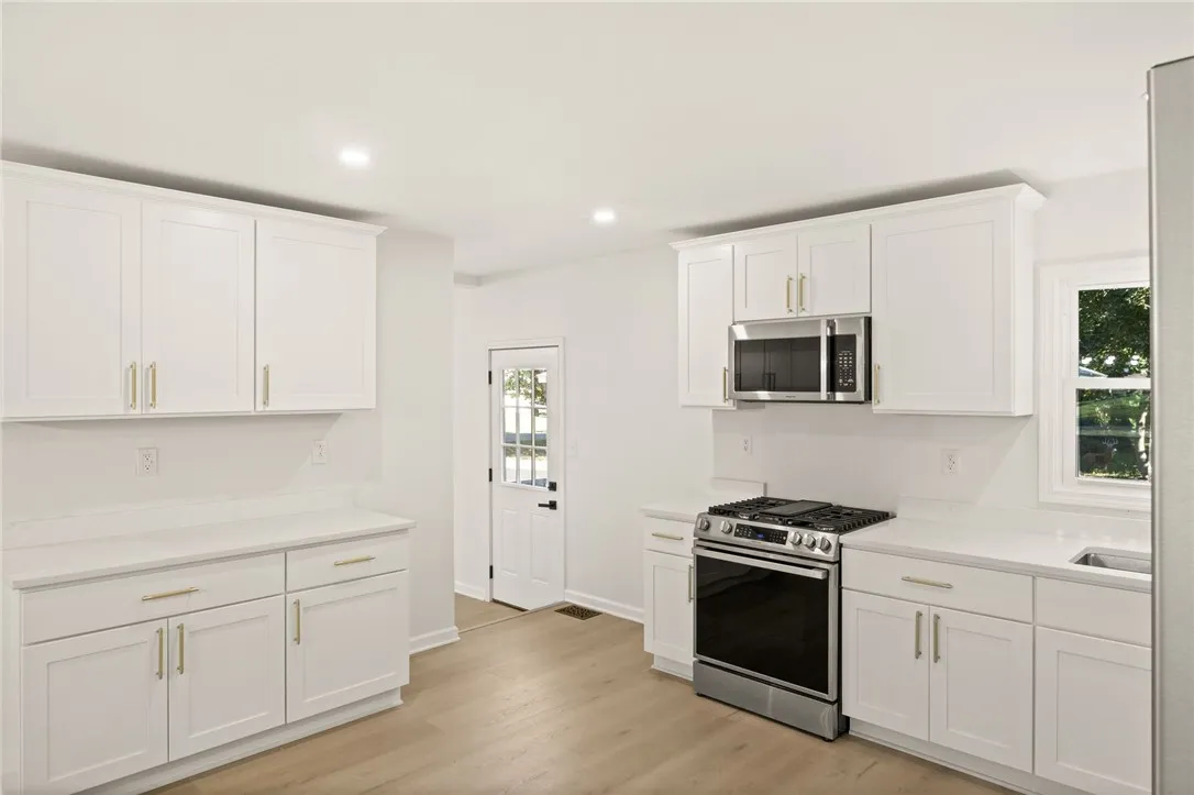 4107 Cuyler Drive, Williamson, New York 14589, Williamson, New York 14589, 3 Bedrooms Bedrooms, 5 Rooms Rooms,2 BathroomsBathrooms,Residential,For Sale,4107 Cuyler Drive, Williamson, New York 14589,R1625277