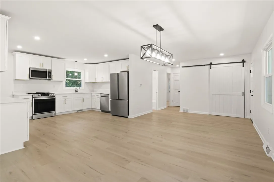 4107 Cuyler Drive, Williamson, New York 14589, Williamson, New York 14589, 3 Bedrooms Bedrooms, 5 Rooms Rooms,2 BathroomsBathrooms,Residential,For Sale,4107 Cuyler Drive, Williamson, New York 14589,R1625277