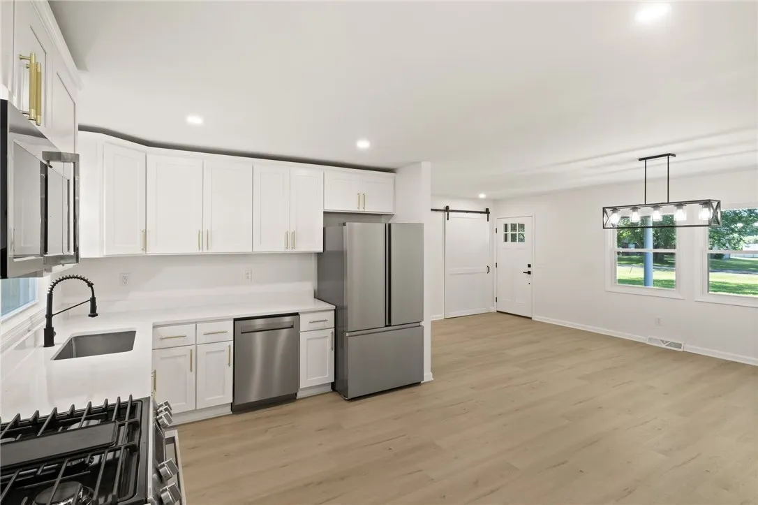 4107 Cuyler Drive, Williamson, New York 14589, Williamson, New York 14589, 3 Bedrooms Bedrooms, 5 Rooms Rooms,2 BathroomsBathrooms,Residential,For Sale,4107 Cuyler Drive, Williamson, New York 14589,R1625277