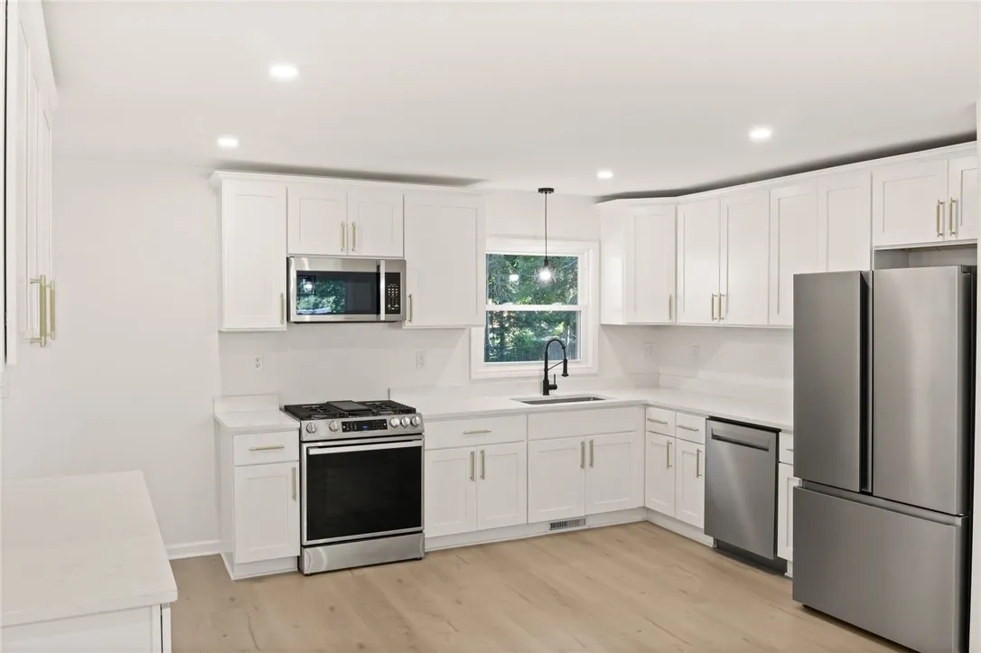 4107 Cuyler Drive, Williamson, New York 14589, Williamson, New York 14589, 3 Bedrooms Bedrooms, 5 Rooms Rooms,2 BathroomsBathrooms,Residential,For Sale,4107 Cuyler Drive, Williamson, New York 14589,R1625277