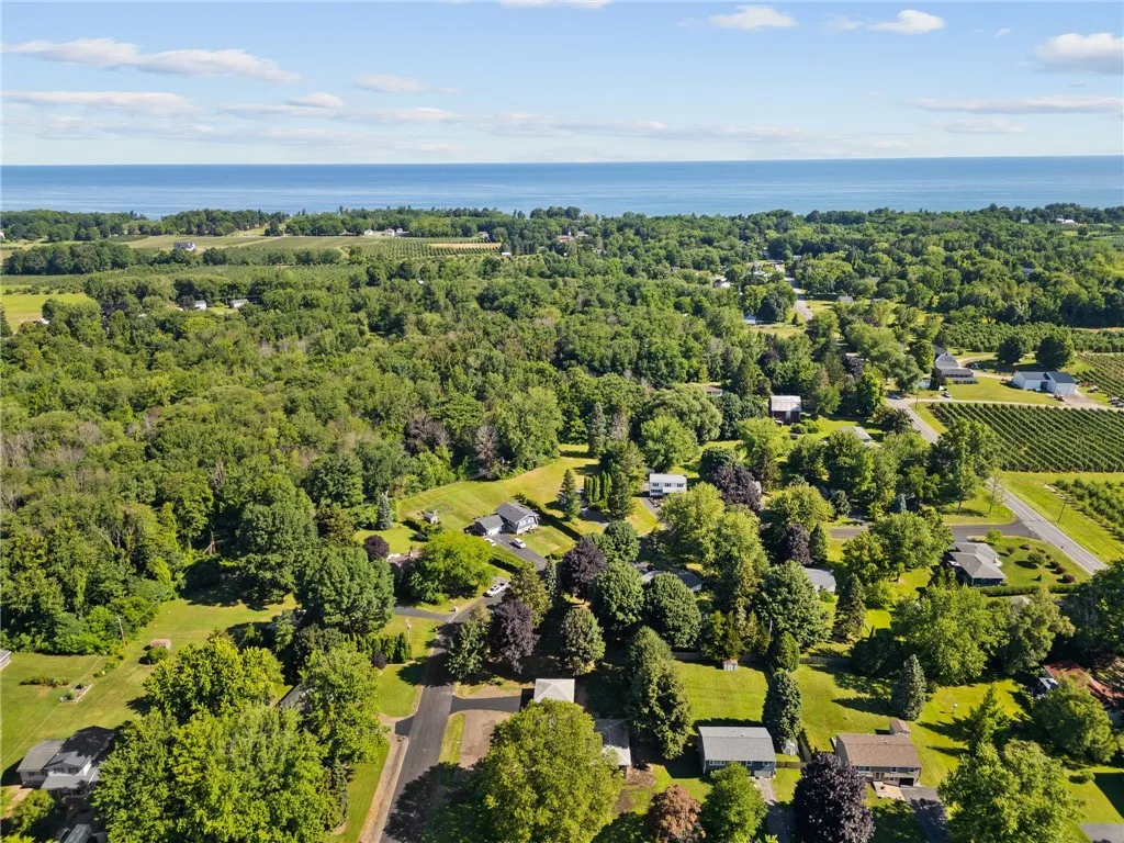4107 Cuyler Drive, Williamson, New York 14589, Williamson, New York 14589, 3 Bedrooms Bedrooms, 5 Rooms Rooms,2 BathroomsBathrooms,Residential,For Sale,4107 Cuyler Drive, Williamson, New York 14589,R1625277