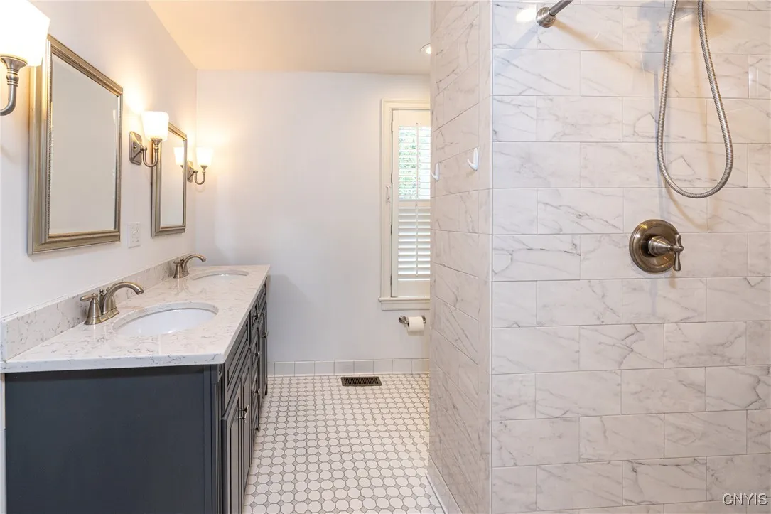 42 Jordan Street, Skaneateles, New York 13152, Skaneateles, New York 13152, 2 Bedrooms Bedrooms, 7 Rooms Rooms,1 BathroomBathrooms,Residential Lease,For Rent,42 Jordan Street, Skaneateles, New York 13152,S1623693